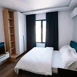 Barrikada Str Modern Apartments - The Nest