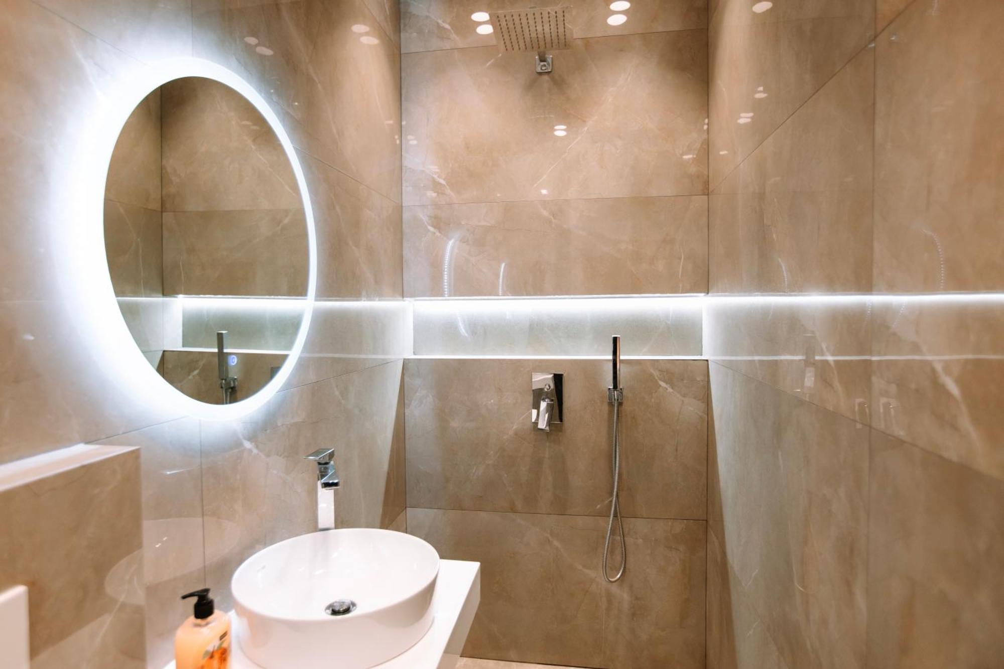 Barrikada Str Modern - The Nest * Tirana